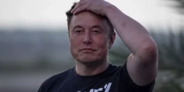 Elon Musk, Tesla Hisselerinin Neredeyse 4 Milyar Dolarını Sattı