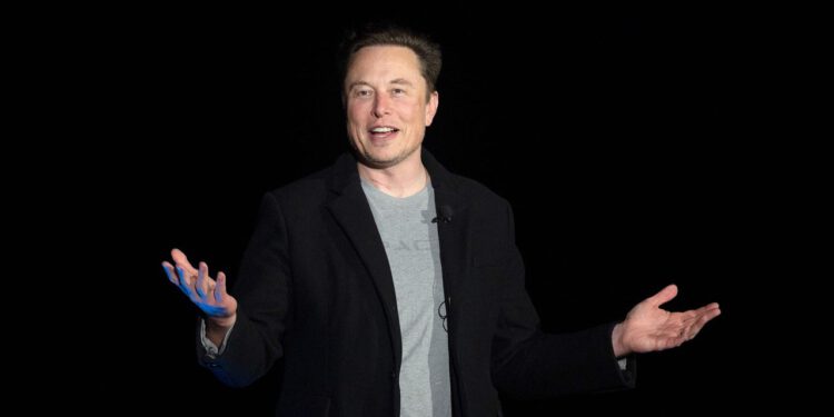 Elon Musk, Twitter Hakkında Yalan Haberler Yazan Bir Kişiyi İşe Aldı