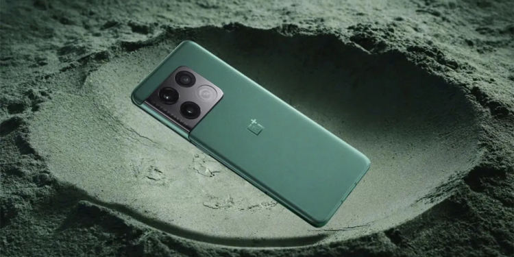 OnePlus 11 Mat Siyah ve Parlak Yeşil Renk Seçenekleriyle Gelecek