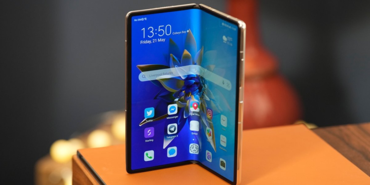 Huawei Mate X3, Galaxy Z Fold 4'e Rakip Olacak