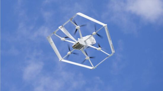 Amazon-Prime-Air-ABDde-Dronelar-Araciligiyla-Paket-Teslimati-Yapmaya-Basladi