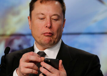 Elon-Musk-Ozur-Diledi-ve-Twitter-Instagramdan-Baglantilari-Yasaklamayacak