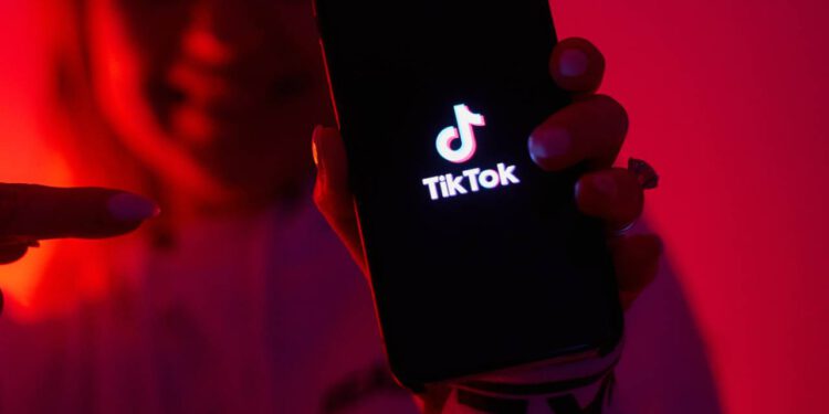 TikTok-Sizintilari-Takip-Etmek-Icin-Gazetecileri-Gozetledigini-Kabul-Etti