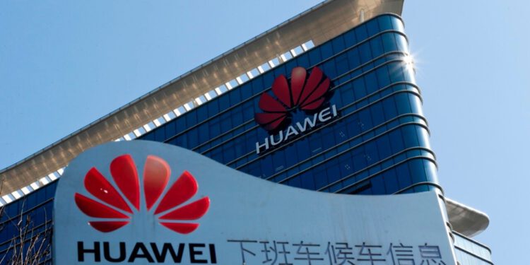 Huawei, Büyük Bir Sahte Kulaklık Üreticisini Çökertti