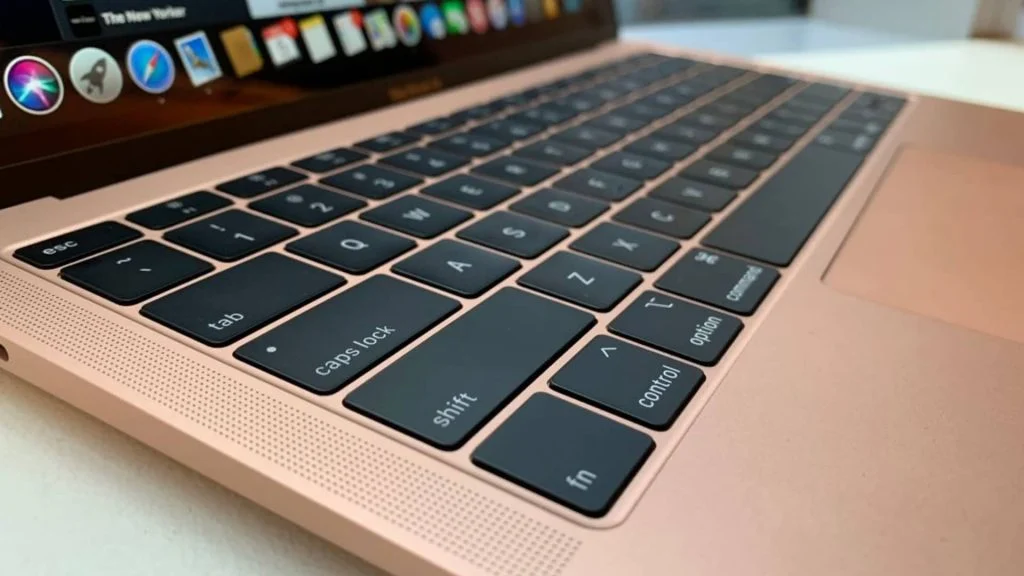 Apple, Hatalı MacBook Sahiplerine 50 Milyon Dolar Ödeyecek