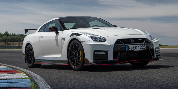 Nissan'ın Nismo Bölümü Hibrit Bir Spor Otomobil Hazırlıyor