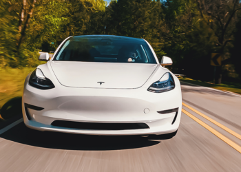 Tesla, Nöbetçi Modunu Yazılım Güncellemesiyle Geliştiriyor