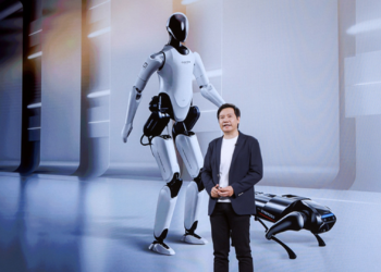 İnsansı Robot Xiaomi CyberOne Davul Çalmayı Öğreniyor