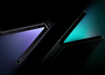 Oppo Find N2 Flip'in Mor Varyantı Kanlı Canlı Görüntülendi