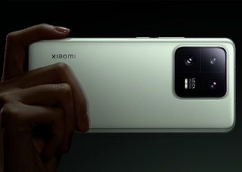 Xiaomi, 13 Pro'nun Neden Kavisli Ekrana Sahip Olduğunu Açıkladı