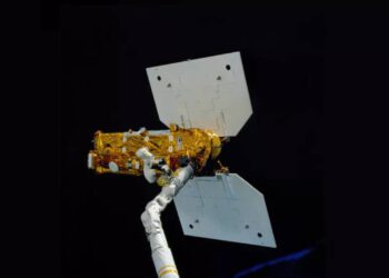 2005te-Hizmet-Disi-Birakilan-NASA-Uydusu-Dunyaya-Dustu