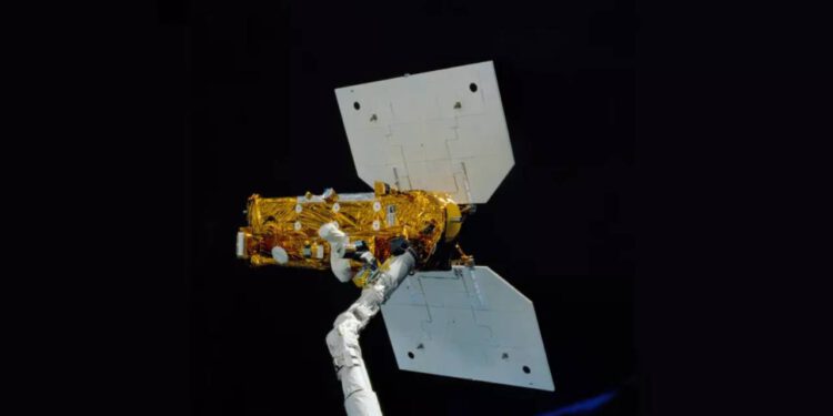 2005te-Hizmet-Disi-Birakilan-NASA-Uydusu-Dunyaya-Dustu