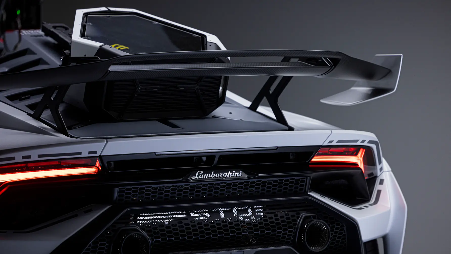 Lamborghini-Huracan-STO-Time-Chaser_111100
