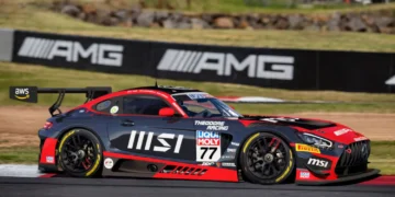 MSI Mercedes-AMG Team Craft-Bamboo Racing ile El Sıkıştı