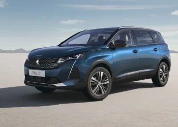 Peugeot-3008-ve-5008-Hibrit-Otomobiller-Tanitildi