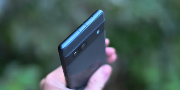 Google Pixel 7a Daha Tanıtılmadan Kanlı Canlı Görüntülendi!