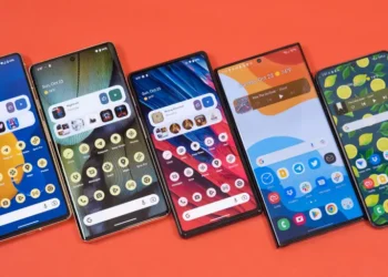 En İyi 10 Android Akıllı Telefon Açıklandı