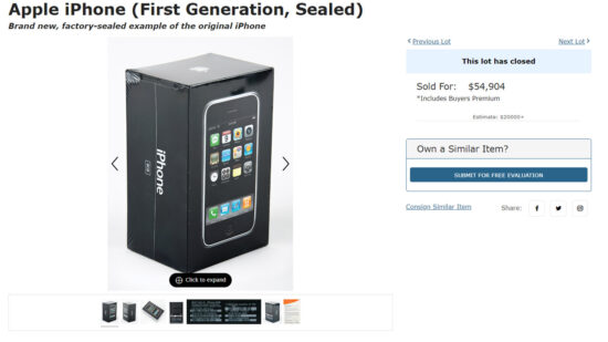 Jelatini Bile Sökülmemiş İlk iPhone Sahibini Milyoner Yaptı!