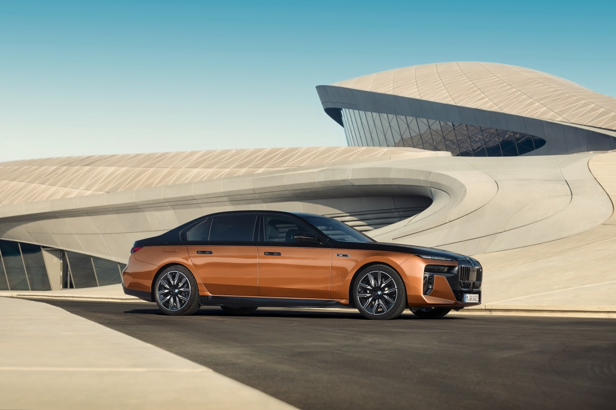 BMW i70