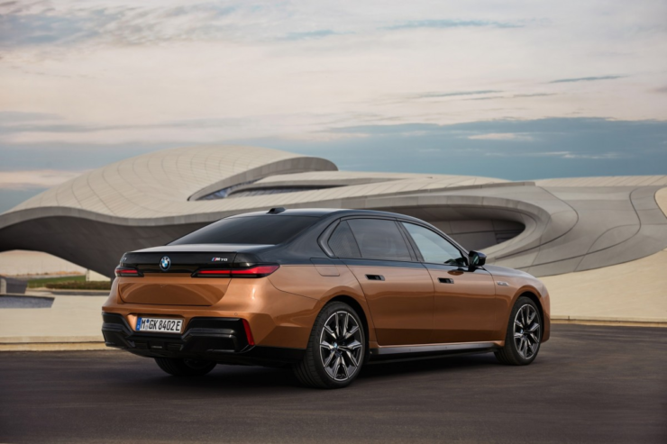 BMW i70