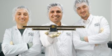 Hello Space’in ilk test cep uydusu ‘İstanbul’  SpaceX Transporter-8 ile uzaya fırlatıldı