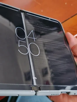 Google Pixel Fold Ekranları Kutudan Çıkar Çıkmaz Kırılıyor!