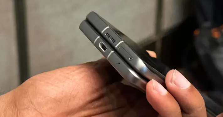 Tecno Phantom V Flip