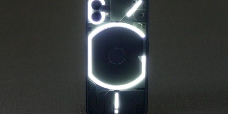 Nothing Phone (2)