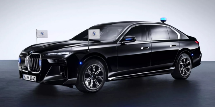 BMW i7