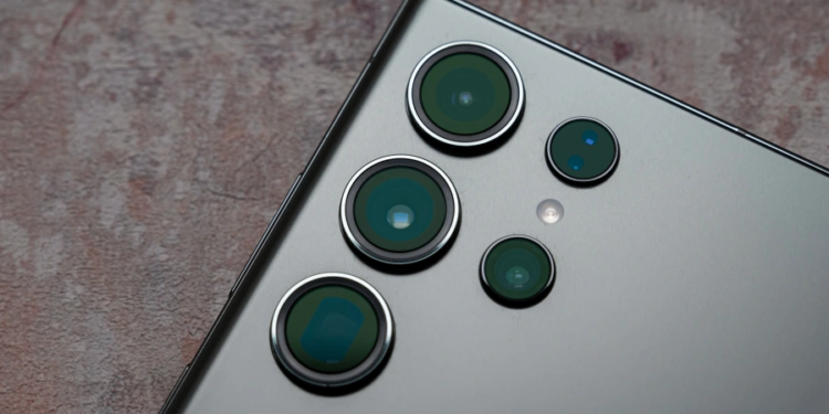 Samsung 1 İnç Sensör Yarışına Dahil Oluyor! Sony Yıkılacak!
