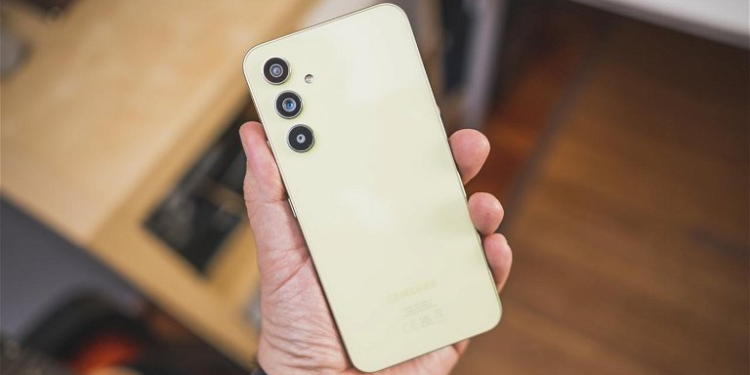 Galaxy A54 Ekim Güncellemesini Aldı!