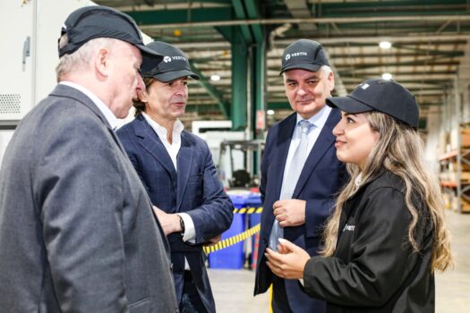 Vertiv, Yapay Zeka ve Dijitalleşme ile Artan Talebi Karşılamak İçin Kuzey İrlanda'daki Üretim Tesisine Yatırım Yapıyor