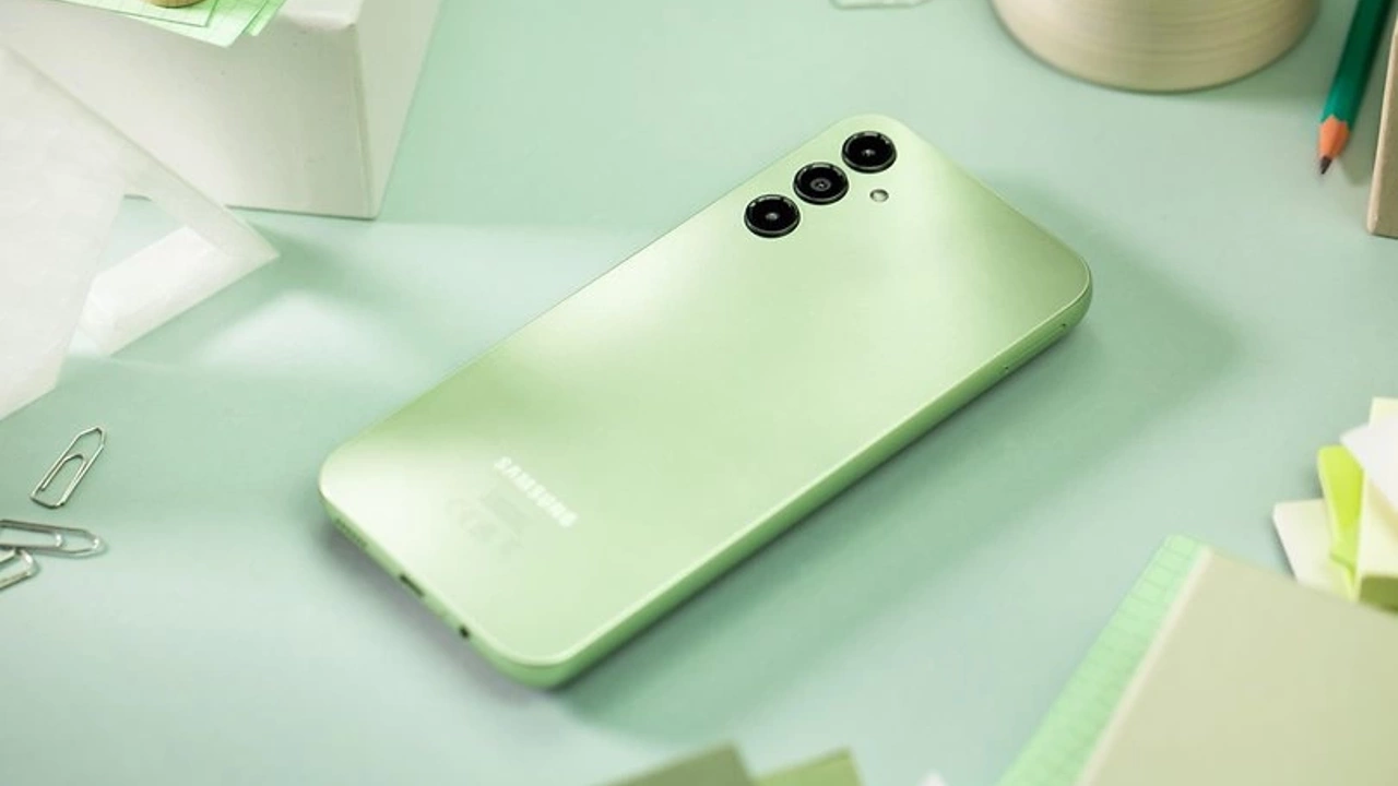 Samsung Galaxy A25 5G シルバーグリーン Galaxy A25 5G yakında küresel pazarda satışa çıkacak - HWP