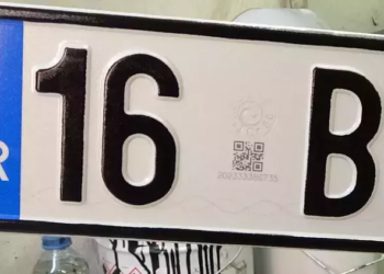 Karekodlu plaka
