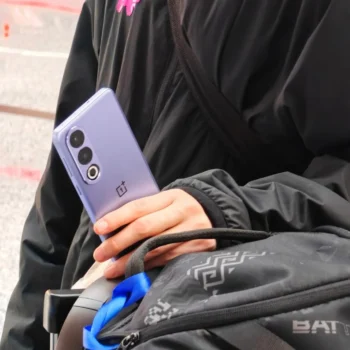 OnePlus Ace 3V rengi