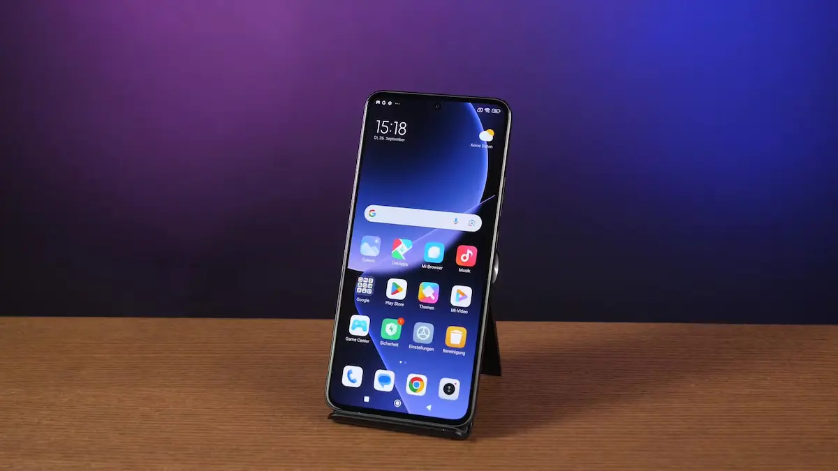 Xiaomi 15 ekran çözünürlüğü