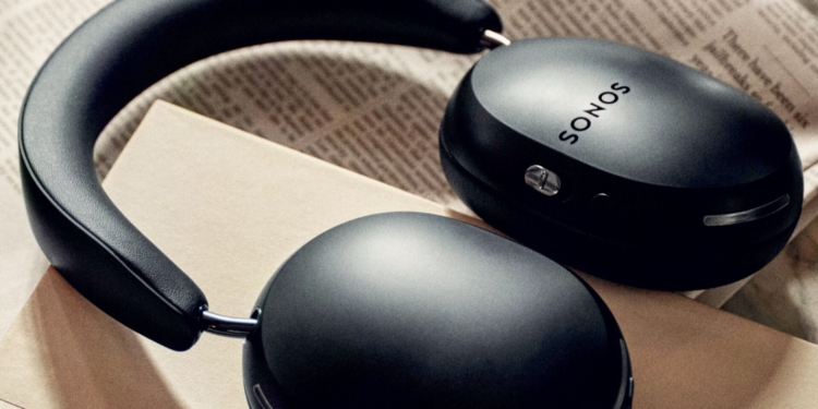 Sonos Ace Apple'ı üzmeye geldi