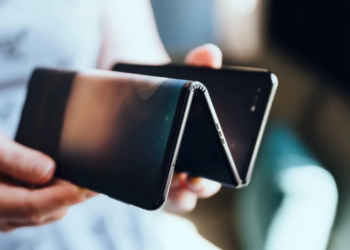 Huawei üçe katlanabilen telefon