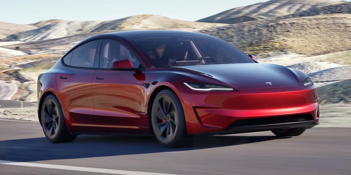 Tesla durduk yere şarj bitme sorunu çözdü Tesla