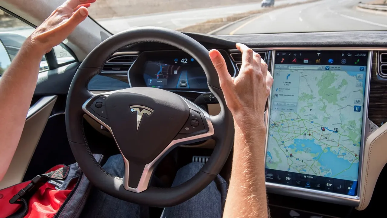 Tesla otonom sürüş