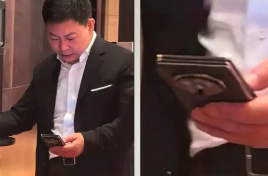 Huawei katlanabilir telefon 