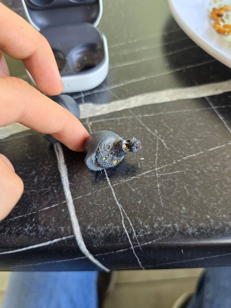 Samsung Galaxy Buds FE patladı