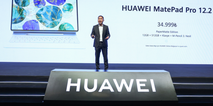 HUAWEI, İstanbul’daki Lansmanı İle Yeni Ürünlerini Ünlü Konuklarla Tanıttı