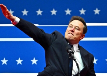 Elon Musk nazi selamı Gigafactory Heil Tesla