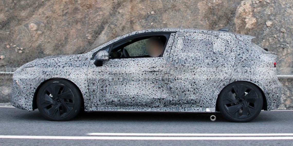 2026 Renault Clio nasıl olacak? İşte yeni Renault Clio tasarımı!