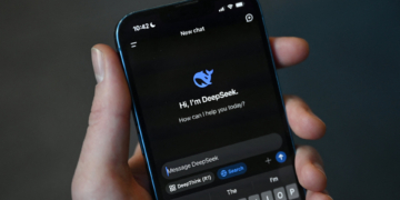 DeepSeek Honor cihazlara entegre ediliyor! ChatGPT şok!