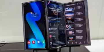 Samsung'un 3'e katlanan telefonu Galaxy G Fold!