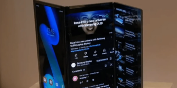 Samsung üçe katlanabilen telefonu piyasaya çıkıyor!