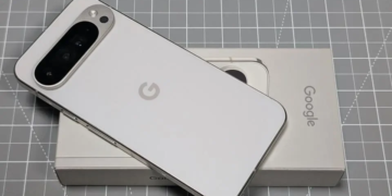 Google Pixel 10 kanlı canlı karşımızda! En iyi telefon adayı!