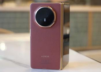 Honor Magic V4